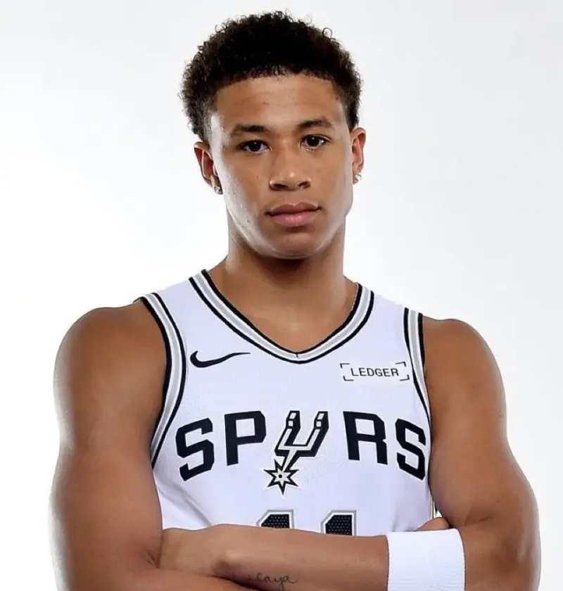 开云体育下载-米奇谈卡特-布莱恩特：他投篮充满自信，我们需要他这样打